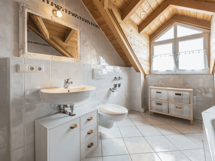 Δοκιμάστε το φυσικό ξύλο στα έπιπλα μπάνιου