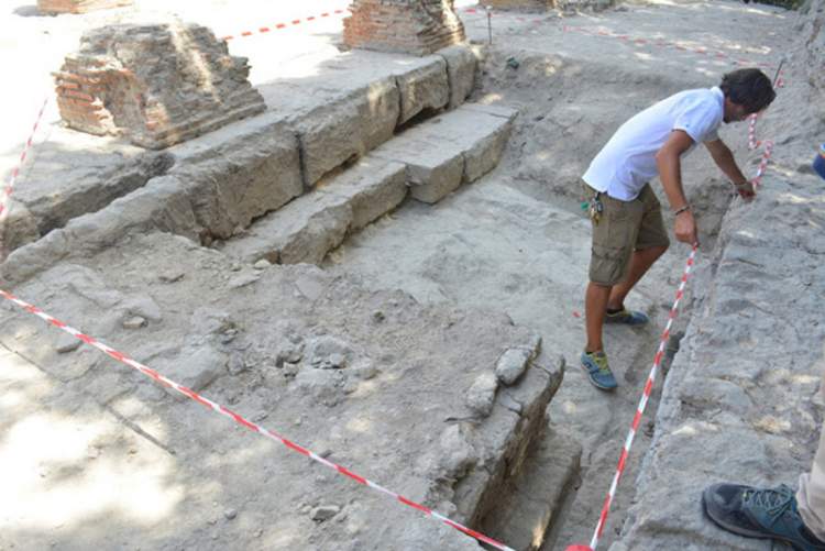 Αρχαιολογικές έρευνες στην Ακρόπολη της αρχαίας Κύμης στην Ιταλία