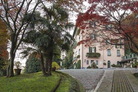 Η Donatella Versace αγόρασε ένα Ιταλικό σπίτι αξίας $ 5,6 εκατομμύριων
