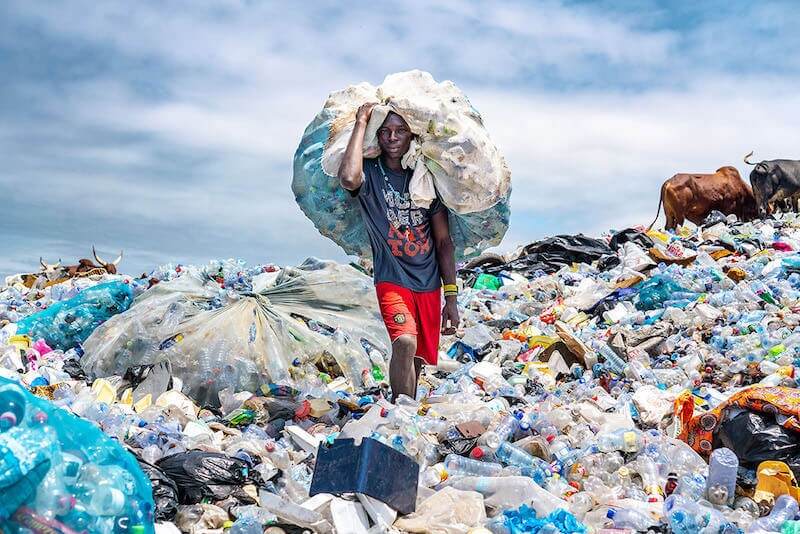 Plastic is Forever: Η φωτογραφική έκθεση των Ηνωμένων Εθνών για την πλαστική ρύπανση του πλανήτη | Together