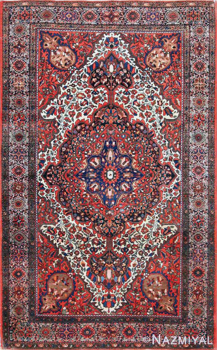 Όταν έρθει η ώρα να αγοράσετε ένα νέο χαλί, τα περσικά χαλιά παραμένουν ακριβώς εκεί ως μια από τις πιο δημοφιλείς και διακοσμητικές προσθήκες σε κάθε σπίτι.